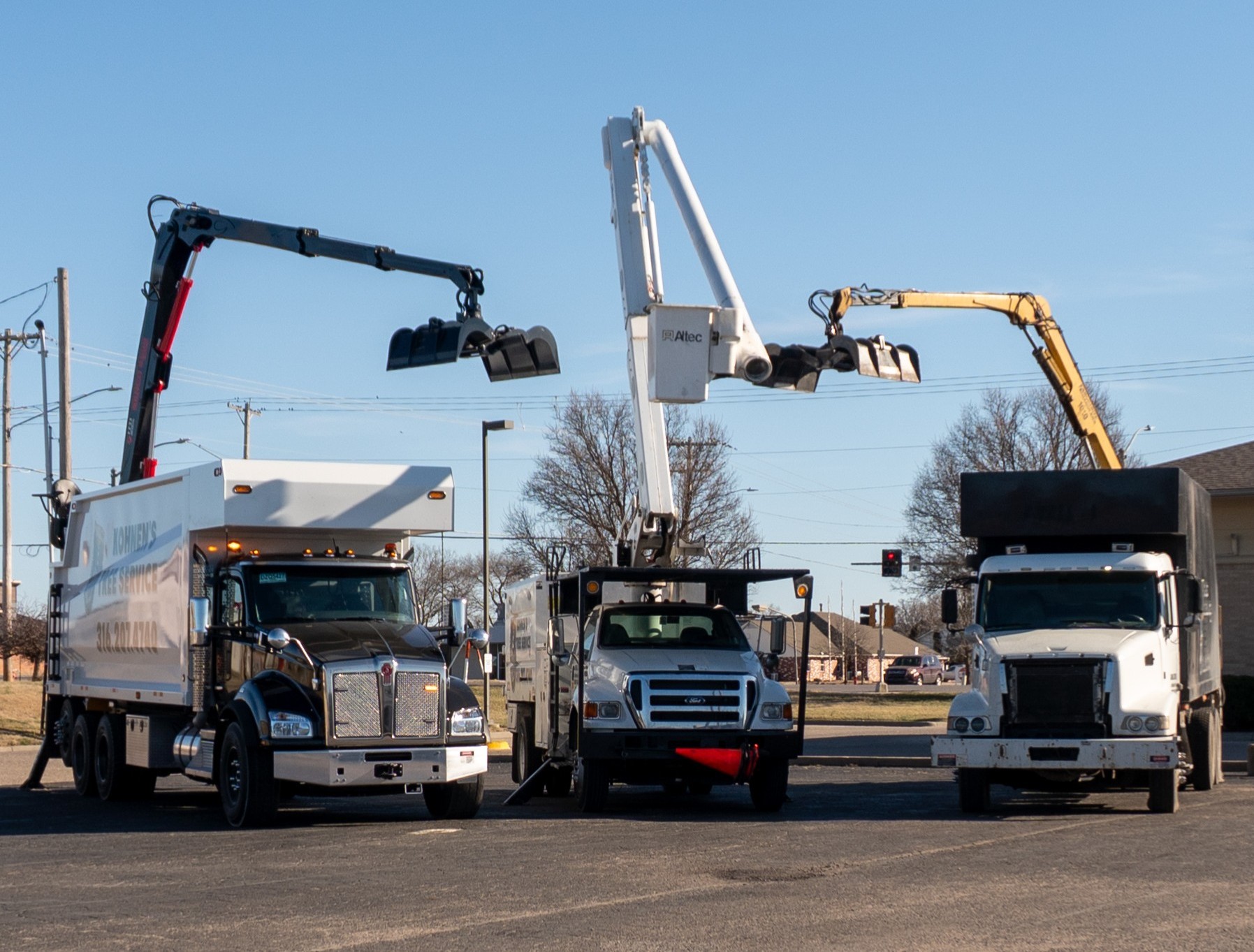 Kohnen's Tree Service crew and equipment ready for debris hauling in Wichita